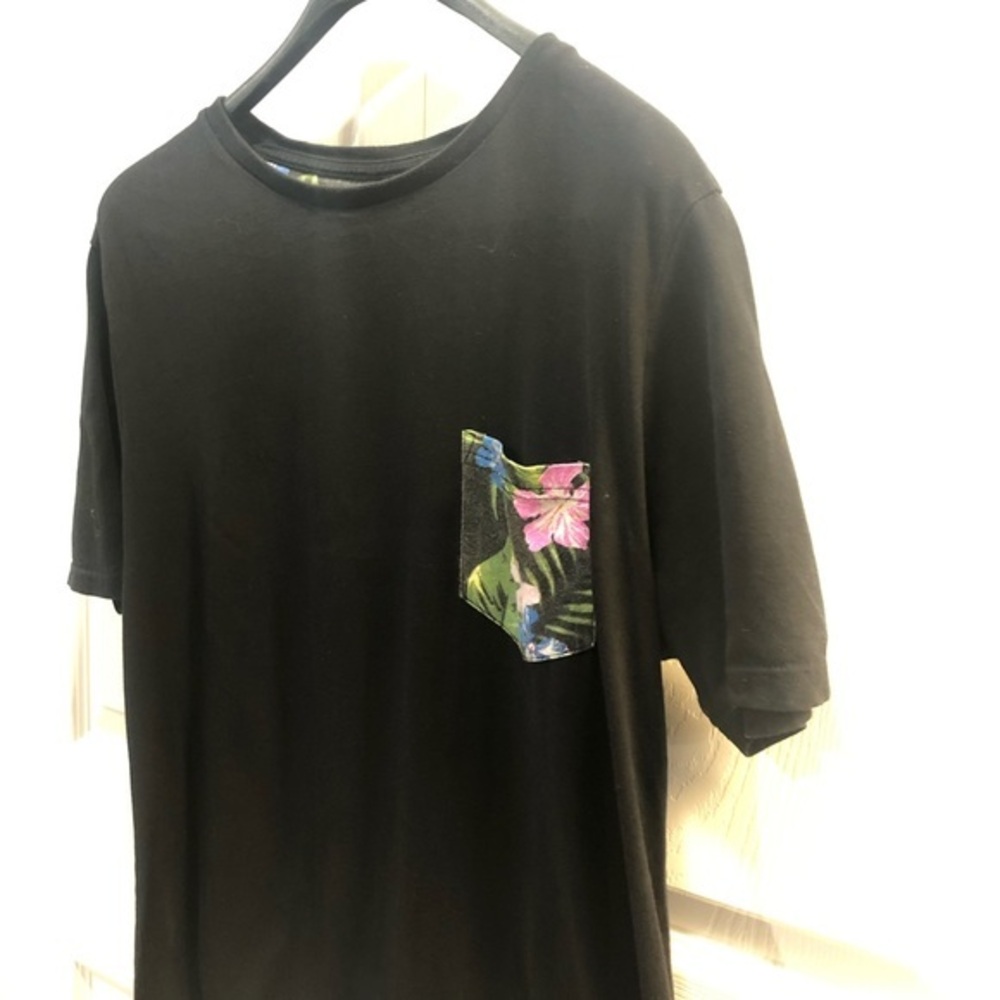 👕Pocket T-Shirt